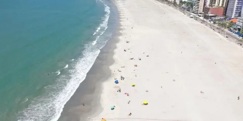 Alargamento da faixa de areia em Balneário Camboriú