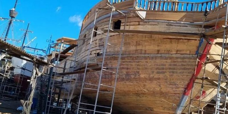 Balneário Camboriú ganhará o maior barco temático em madeira do Brasil